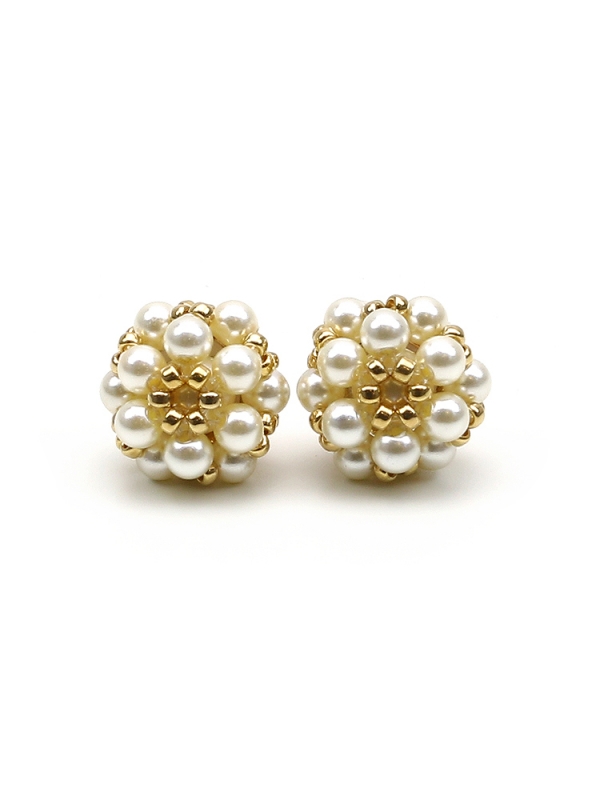 Stud earrings by Ichiban - Daisies Cream