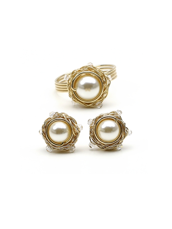 Set stud earrings and ring by Ichiban - Sweet Cream