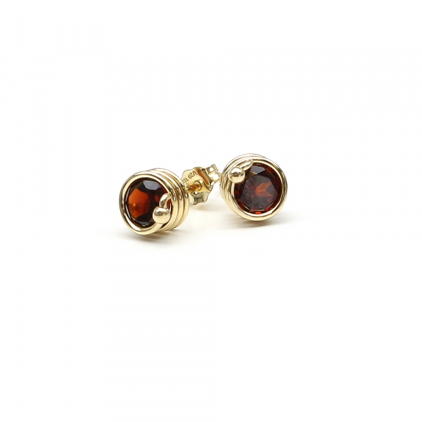 Stud earrings by Ichiban - Busted Deluxe Garnet