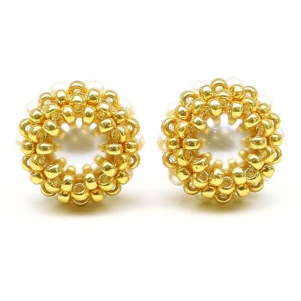 Stud earrings by Ichiban - Teeny Tiny Cream