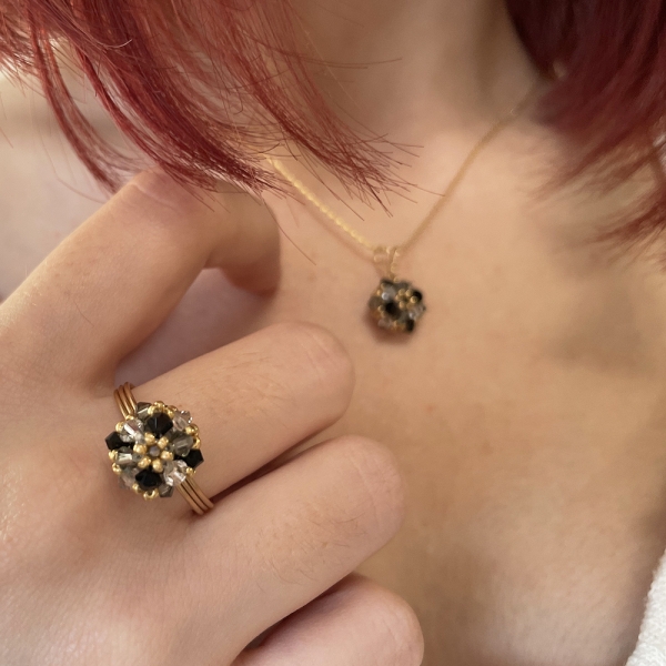 Ring by Ichiban - Daisies Black Diamond