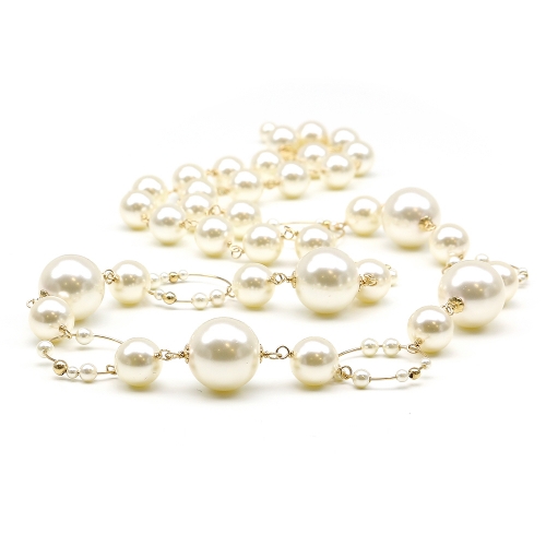 Necklace by Ichiban - Gravity Cream