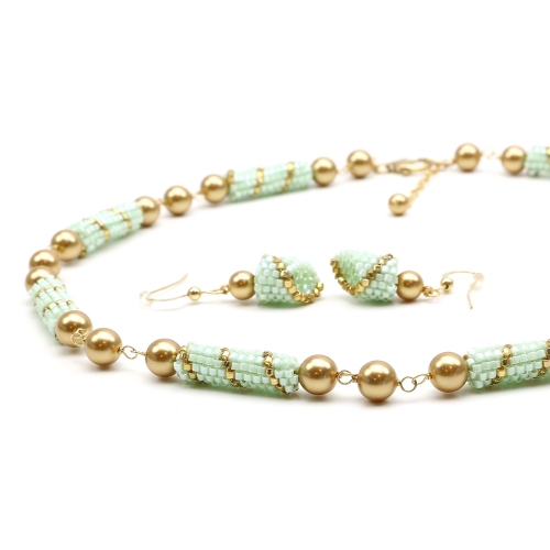 Set necklace and dangle earrings by Ichiban - Jade