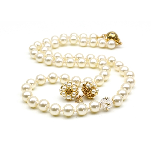 Set necklace and clips earrings by Ichiban - Classic