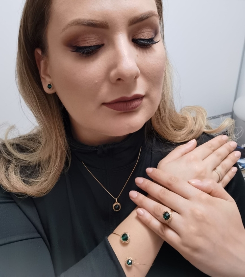 Set pendant and leverback earrings by Ichiban - Sweet Emerald