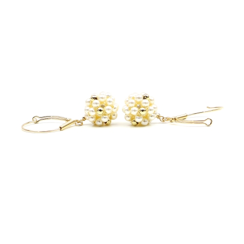 Leverback earrings by Ichiban - Cream Berry